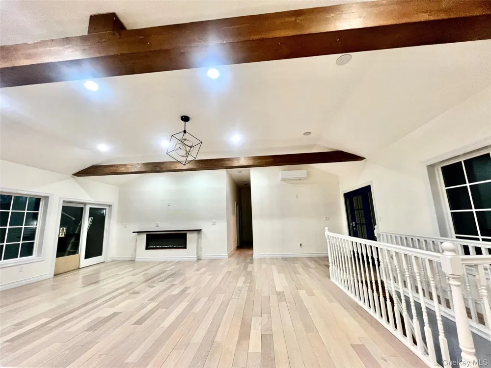 38 Railroad Avenue East Hampton, NY 11937