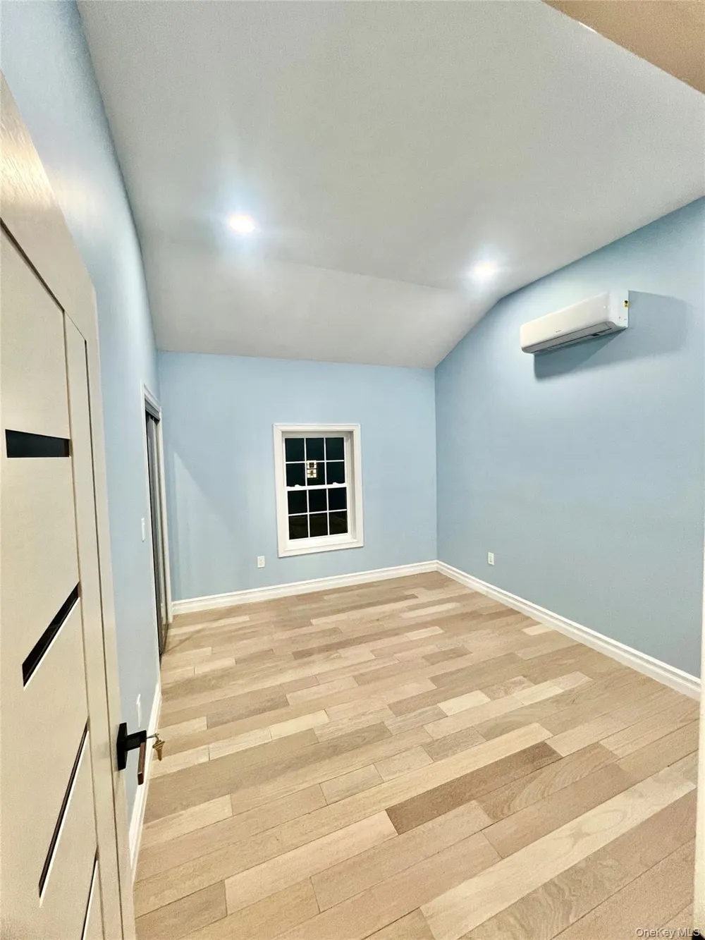 38 Railroad Avenue East Hampton, NY 11937