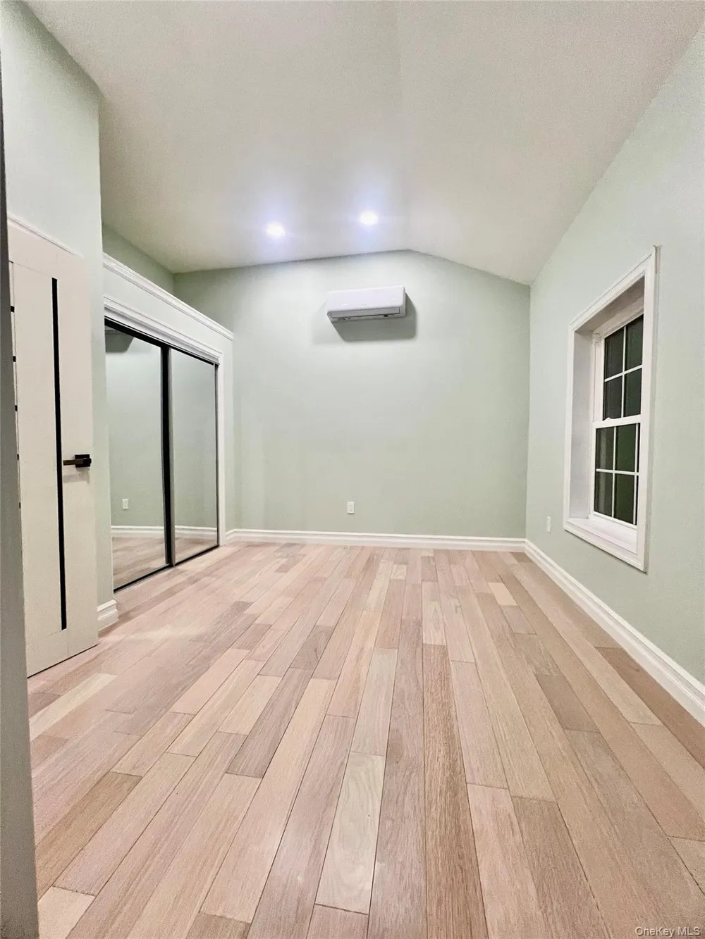 38 Railroad Avenue East Hampton, NY 11937