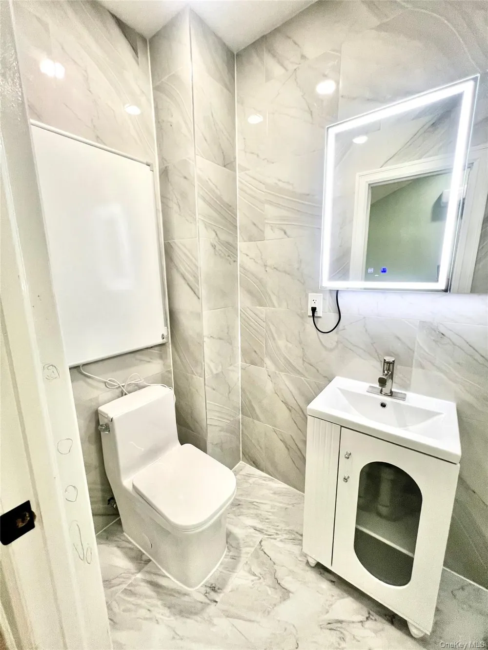 38 Railroad Avenue East Hampton, NY 11937