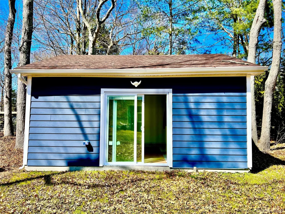 38 Railroad Avenue East Hampton, NY 11937