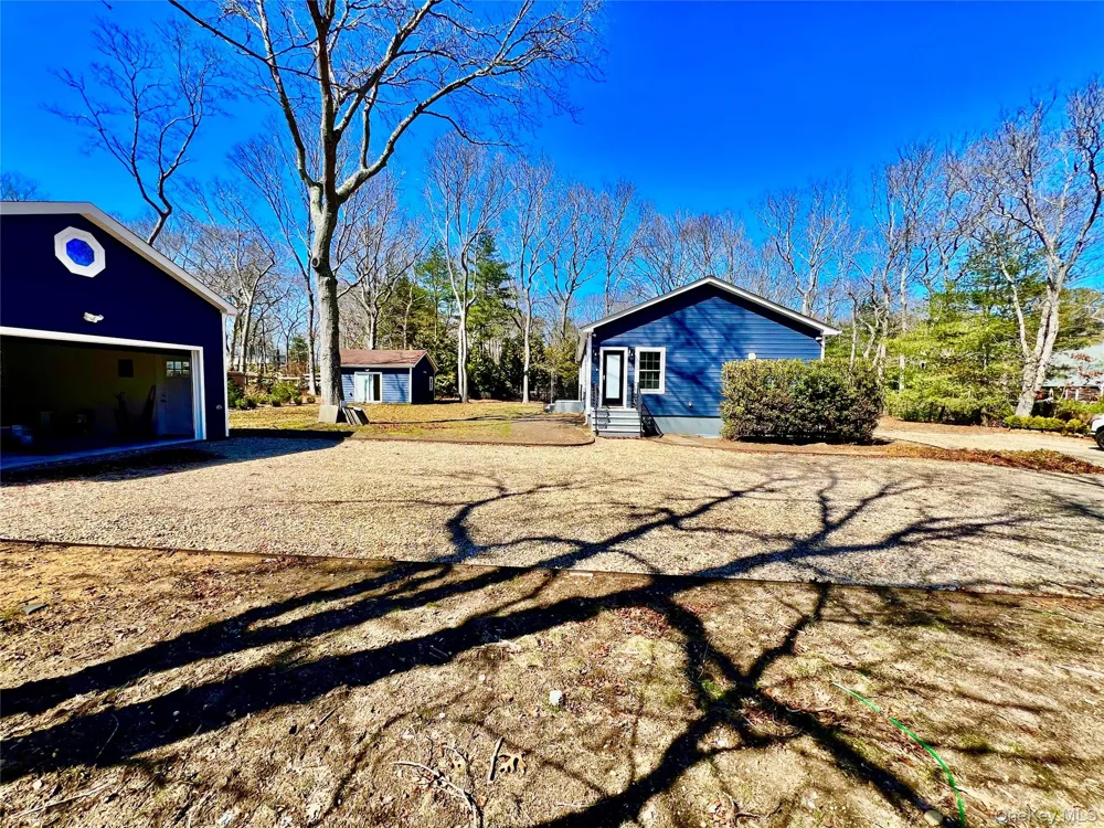 38 Railroad Avenue East Hampton, NY 11937