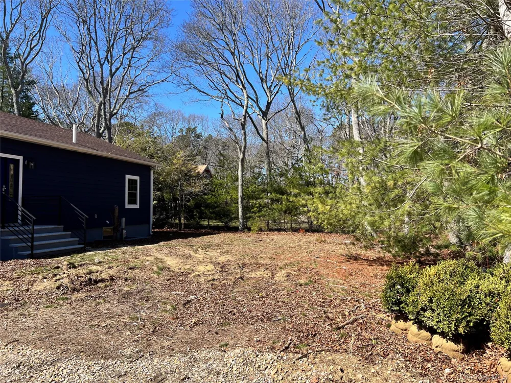 38 Railroad Avenue East Hampton, NY 11937