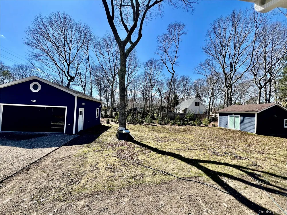 38 Railroad Avenue East Hampton, NY 11937