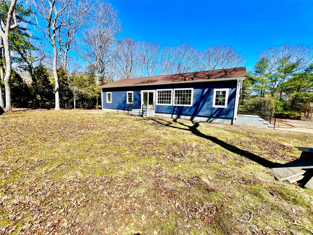 38 Railroad Avenue East Hampton, NY 11937