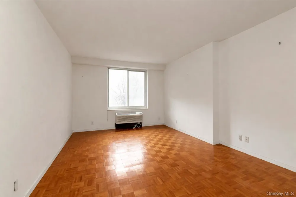 100 Hilton Avenue #M3 Garden City, NY 11530