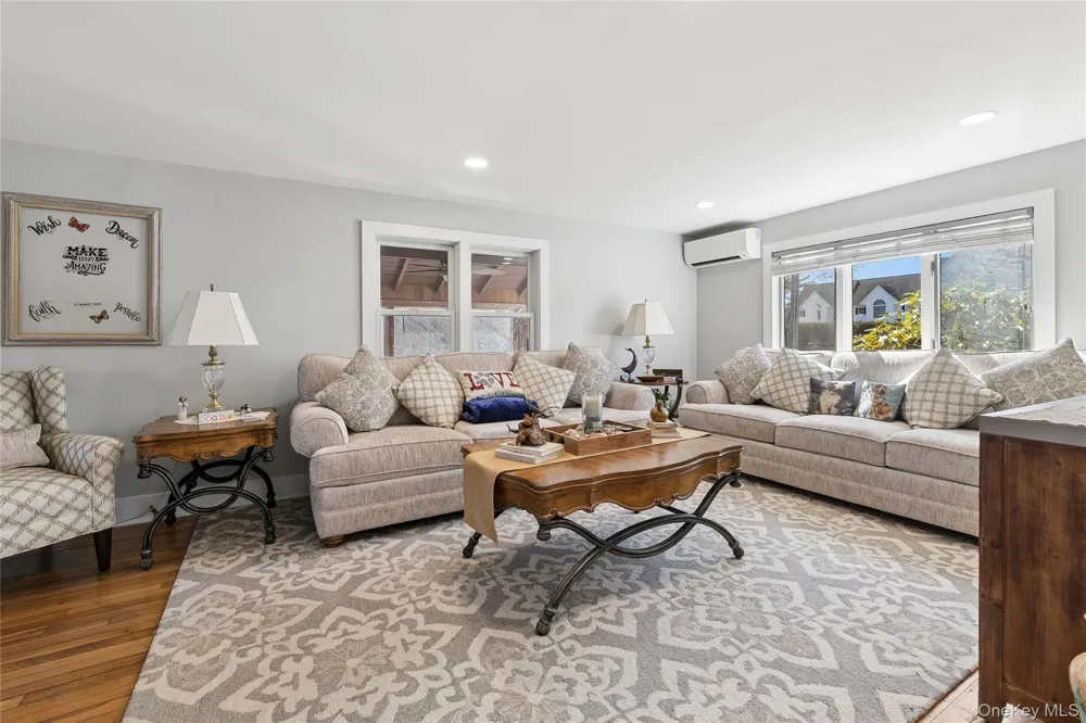 20 Mitchell Road Westhampton Beach, NY 11978