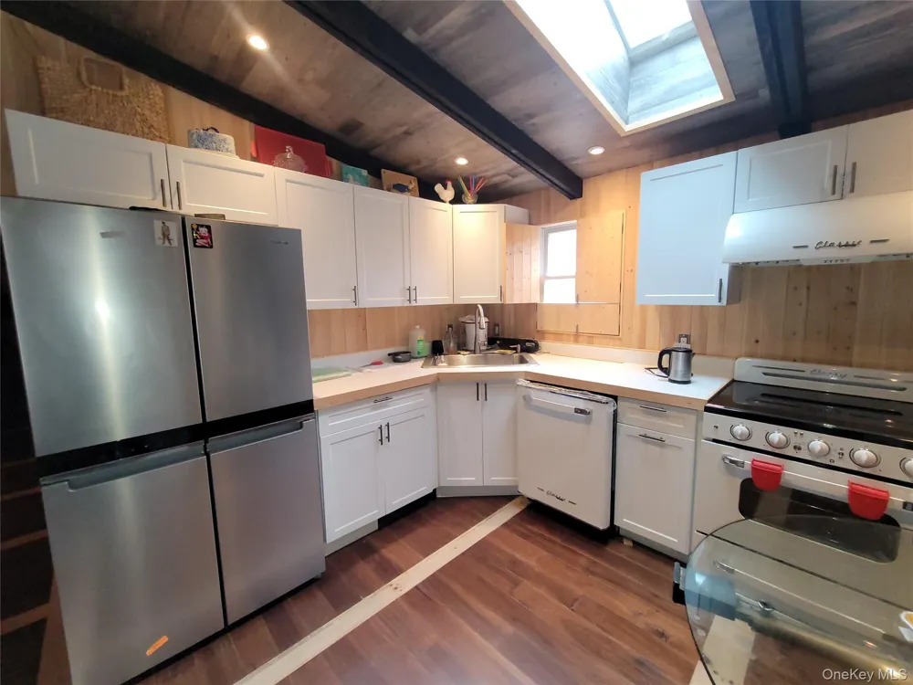 30 Straight Path Rock Hill, NY 12775