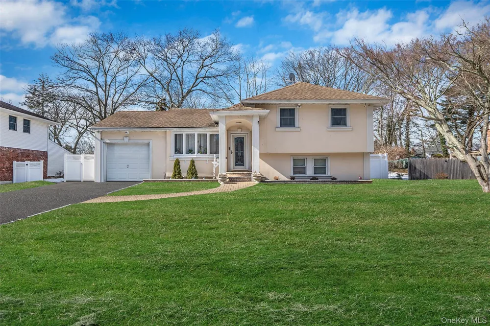 86 Overlook Drive East Islip, NY 11730
