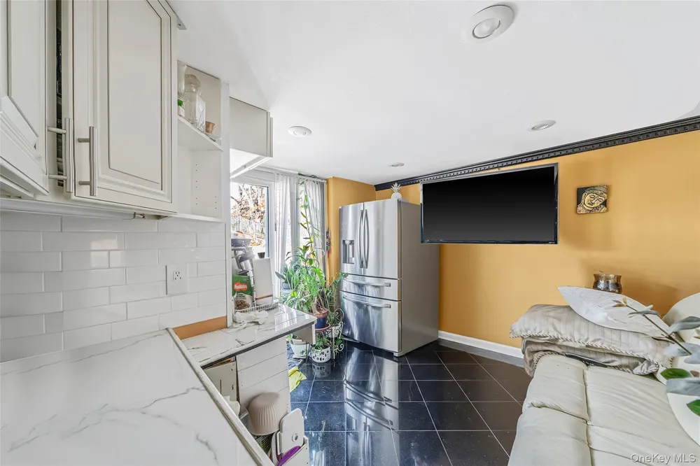 86 Overlook Drive East Islip, NY 11730