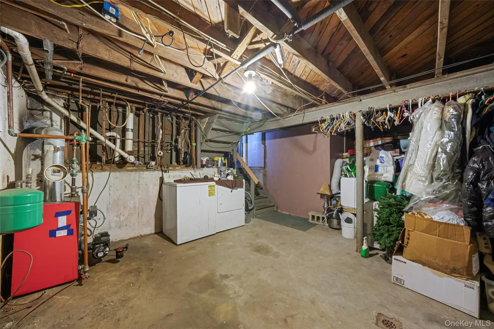 86 Overlook Drive East Islip, NY 11730