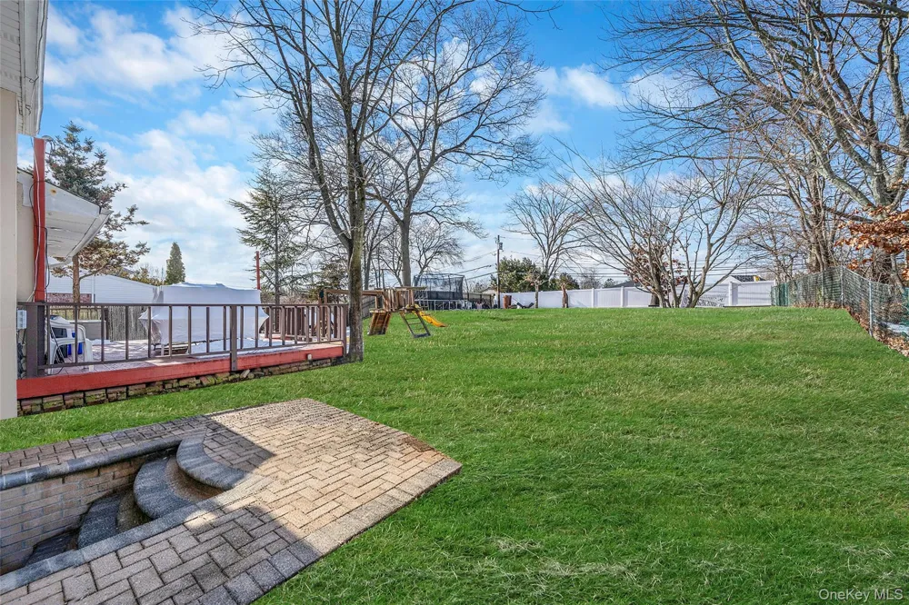 86 Overlook Drive East Islip, NY 11730