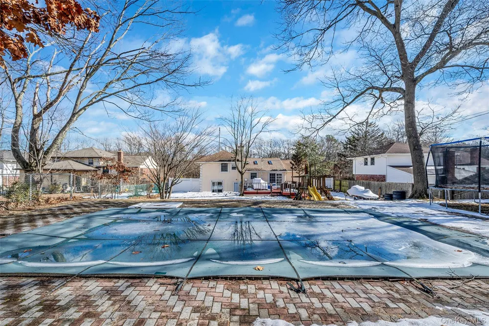 86 Overlook Drive East Islip, NY 11730
