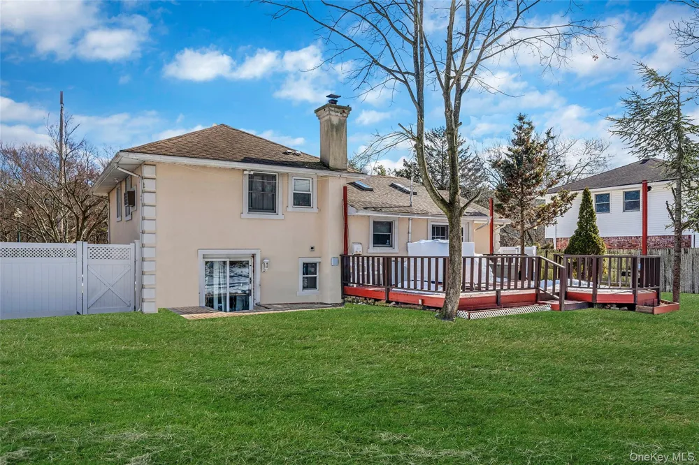 86 Overlook Drive East Islip, NY 11730