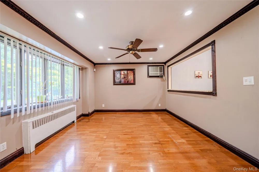 86 Overlook Drive East Islip, NY 11730