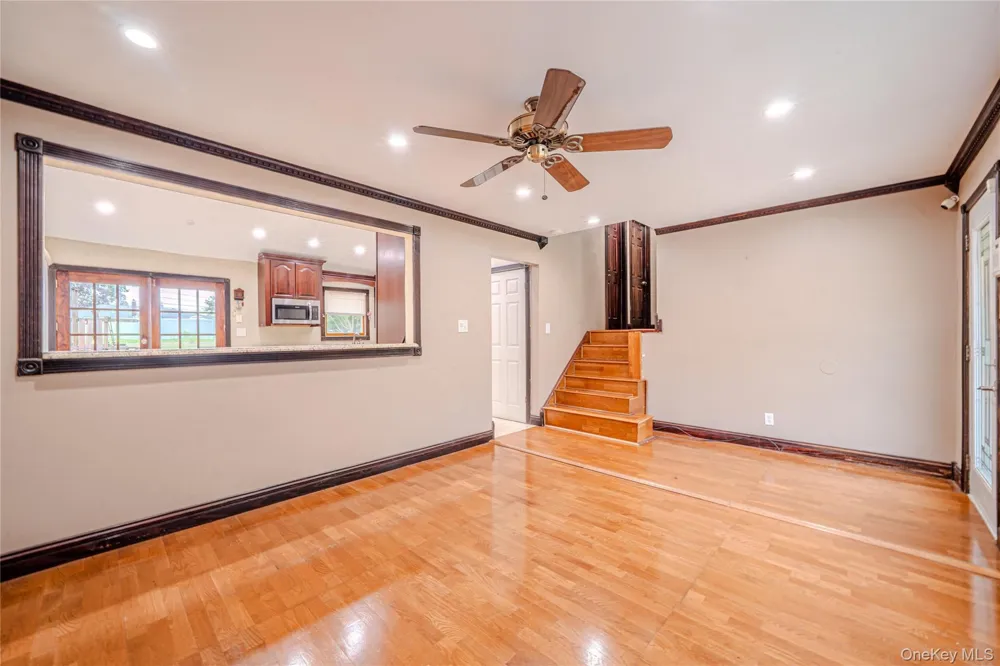 86 Overlook Drive East Islip, NY 11730