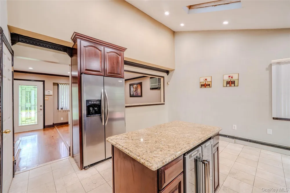 86 Overlook Drive East Islip, NY 11730