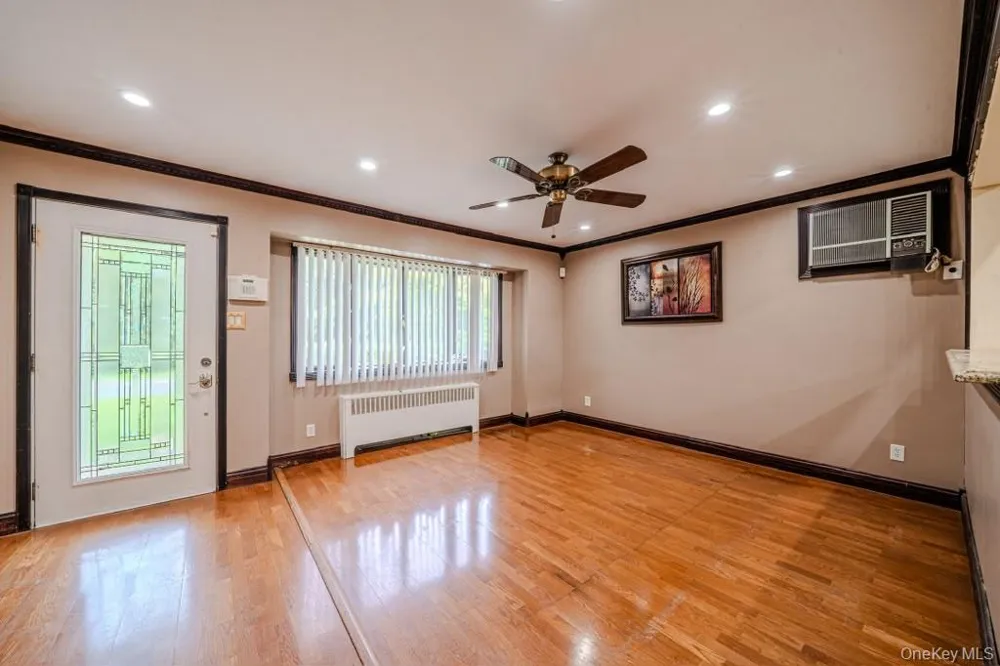 86 Overlook Drive East Islip, NY 11730