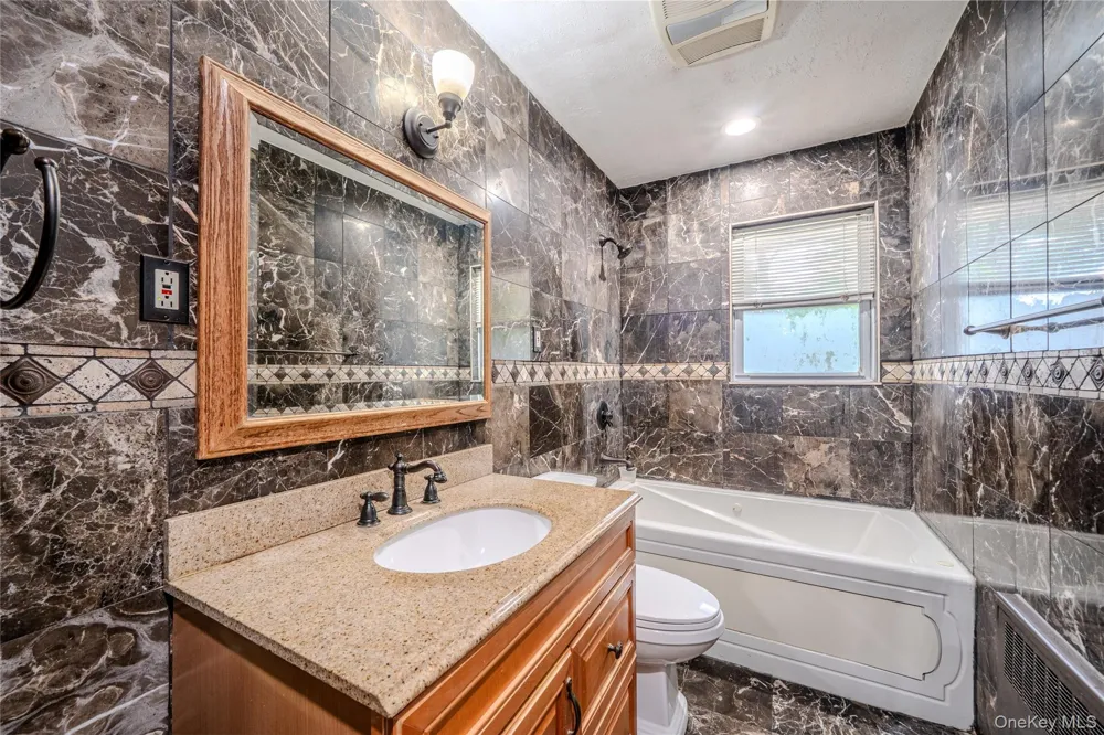 86 Overlook Drive East Islip, NY 11730