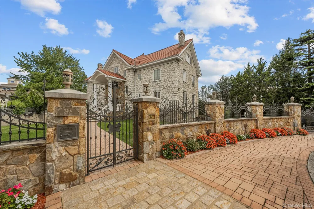 3407 Country Club Road Bronx, NY 10465