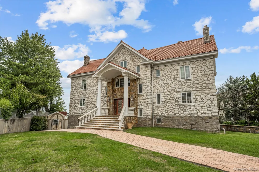 3407 Country Club Road Bronx, NY 10465