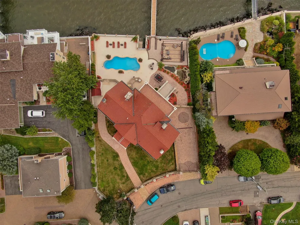 3407 Country Club Road Bronx, NY 10465