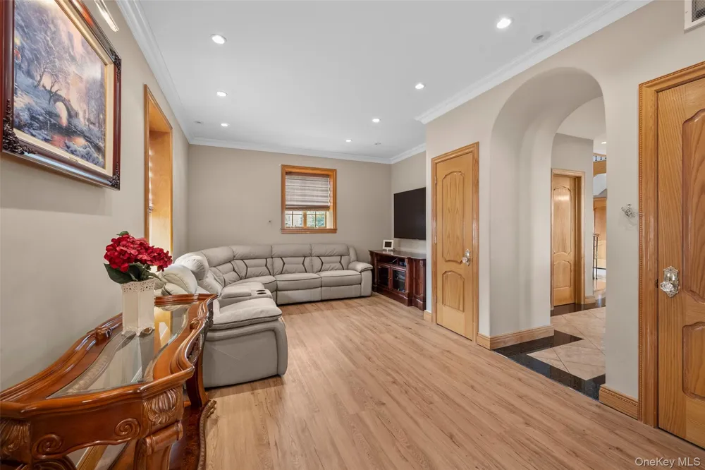 3407 Country Club Road Bronx, NY 10465