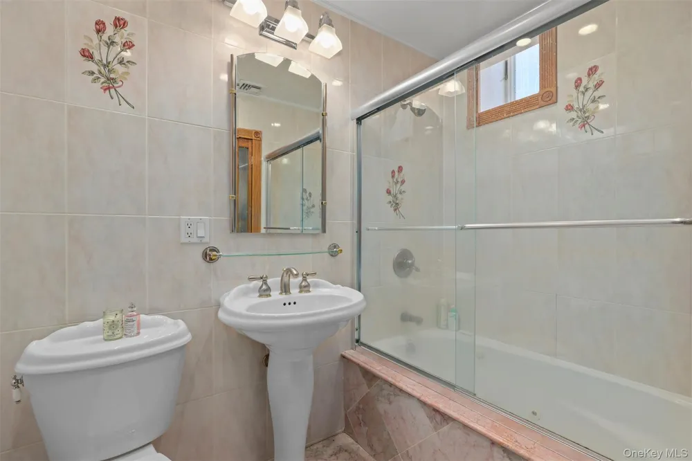 3407 Country Club Road Bronx, NY 10465