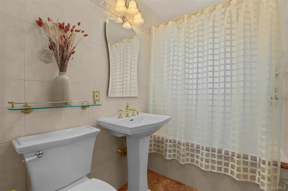 3407 Country Club Road Bronx, NY 10465