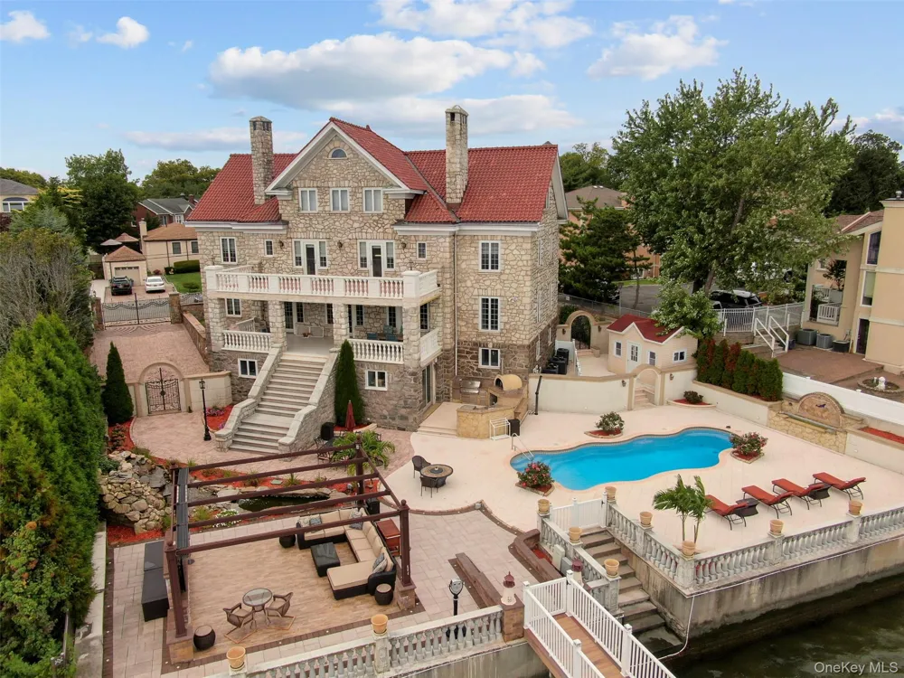 3407 Country Club Road Bronx, NY 10465