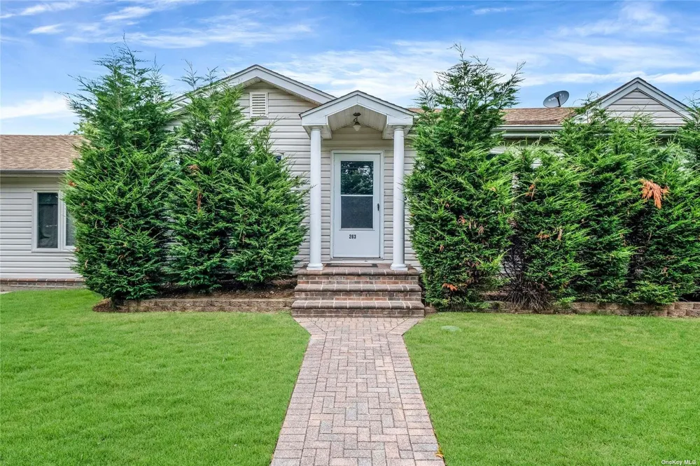 263 Park Drive Massapequa, NY 11758