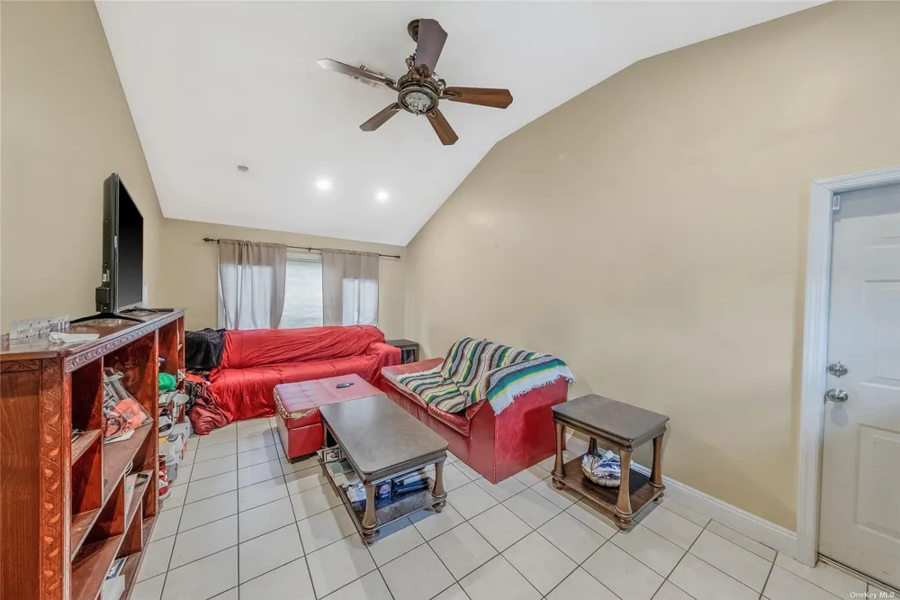 263 Park Drive Massapequa, NY 11758