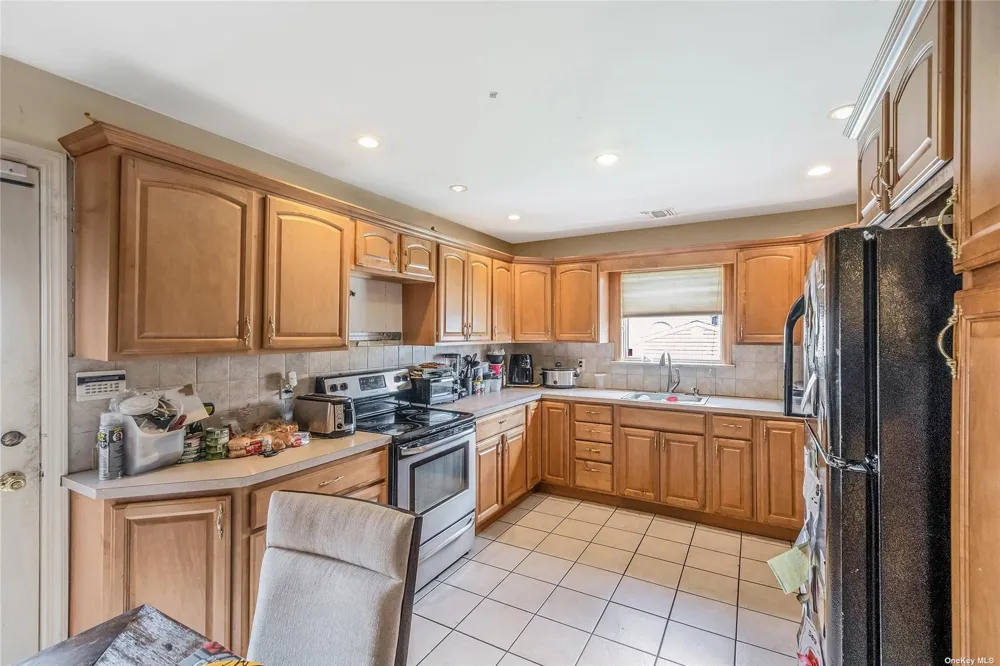 263 Park Drive Massapequa, NY 11758