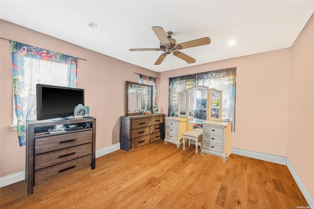 263 Park Drive Massapequa, NY 11758