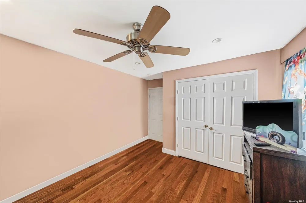 263 Park Drive Massapequa, NY 11758