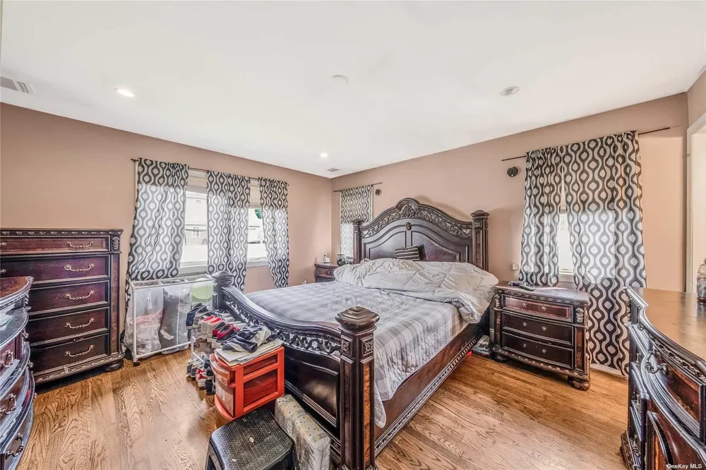 263 Park Drive Massapequa, NY 11758