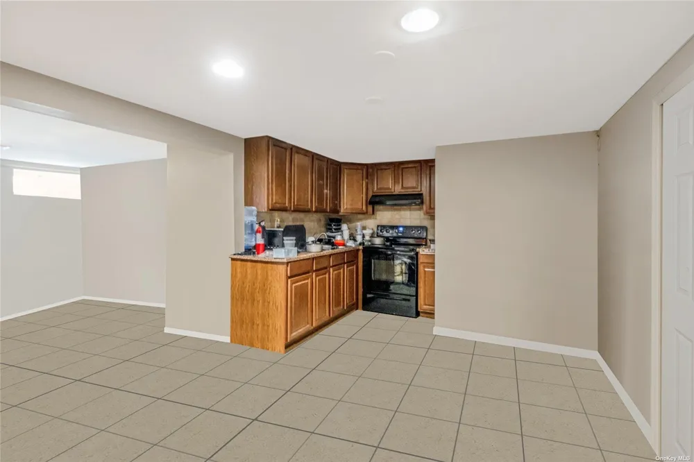 263 Park Drive Massapequa, NY 11758