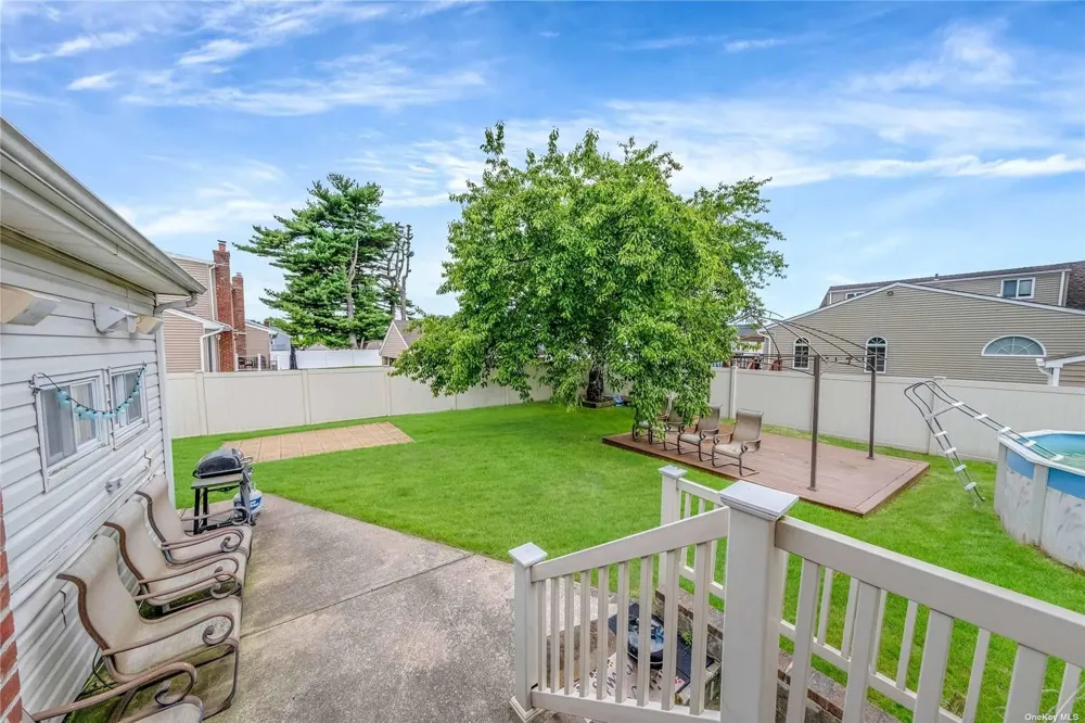 263 Park Drive Massapequa, NY 11758