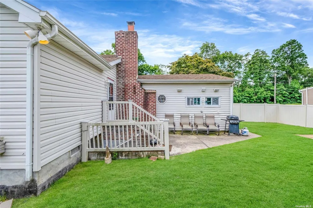 263 Park Drive Massapequa, NY 11758
