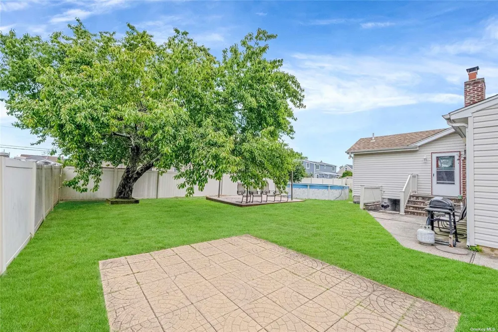 263 Park Drive Massapequa, NY 11758