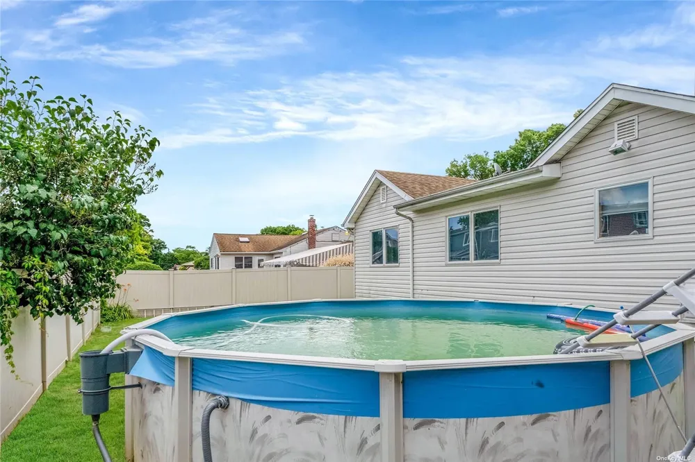 263 Park Drive Massapequa, NY 11758