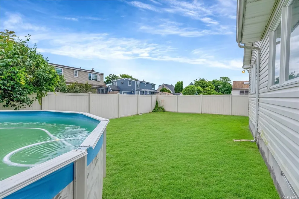 263 Park Drive Massapequa, NY 11758