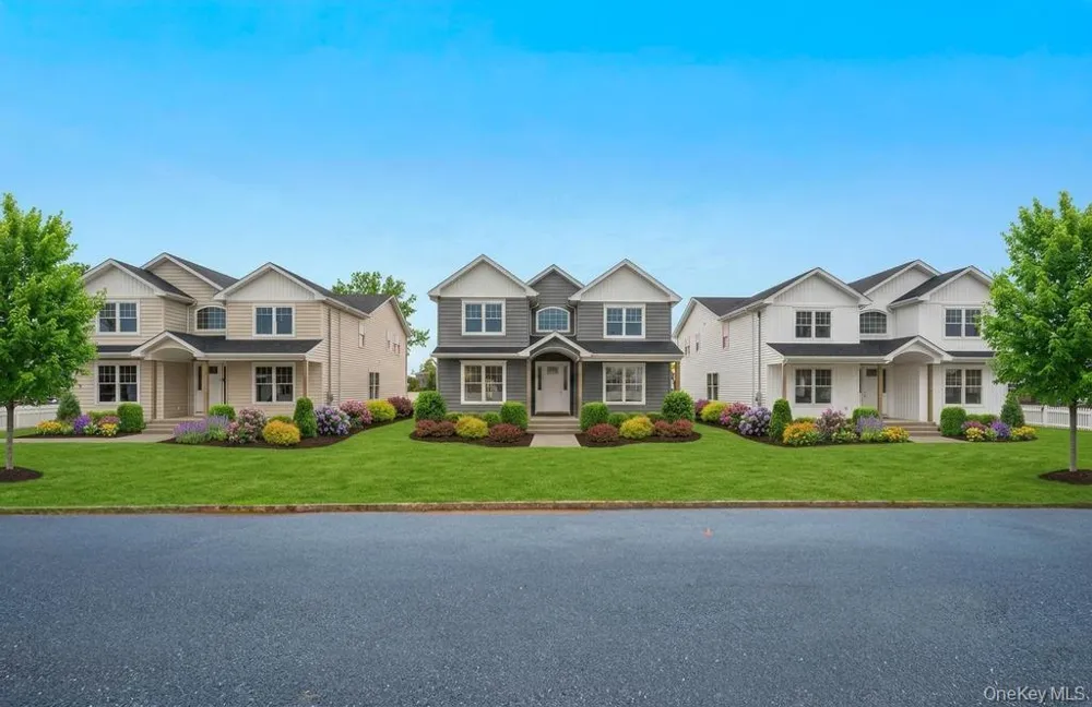 89 west Avenue Hicksville, NY 11801