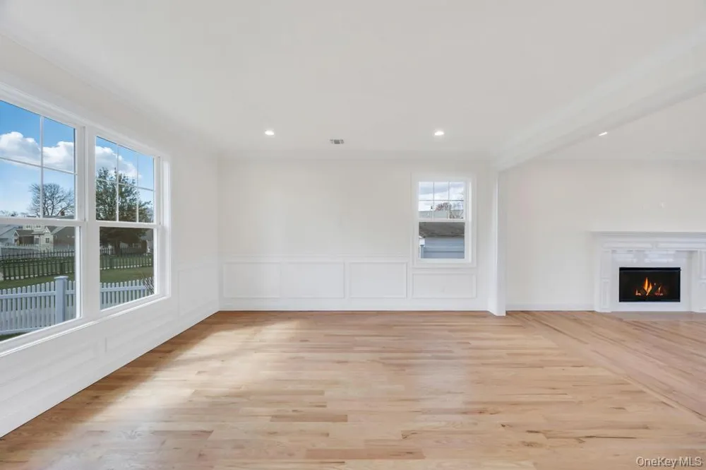 89 west Avenue Hicksville, NY 11801