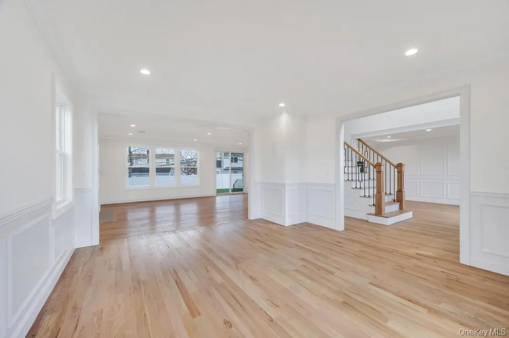 89 west Avenue Hicksville, NY 11801