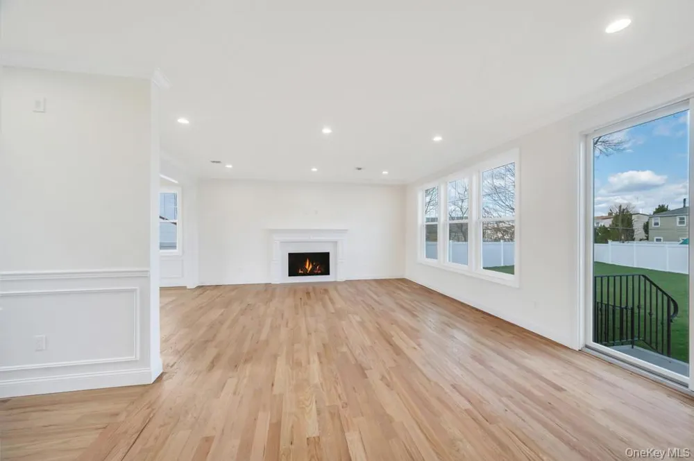 89 west Avenue Hicksville, NY 11801