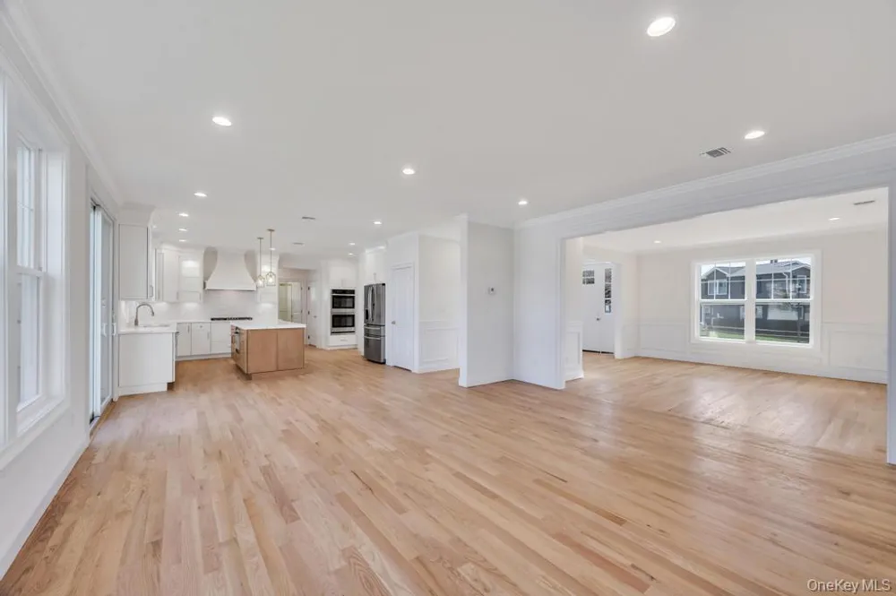 89 west Avenue Hicksville, NY 11801