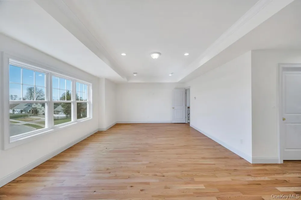 89 west Avenue Hicksville, NY 11801