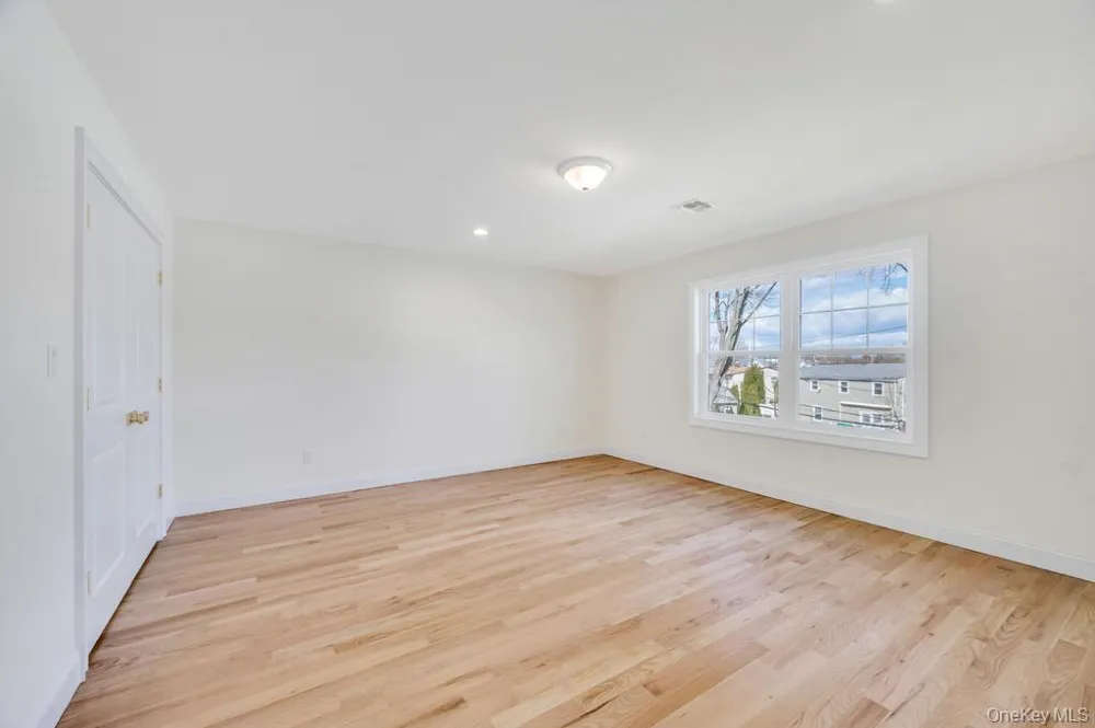 89 west Avenue Hicksville, NY 11801