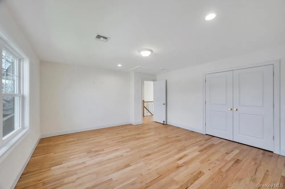 89 west Avenue Hicksville, NY 11801